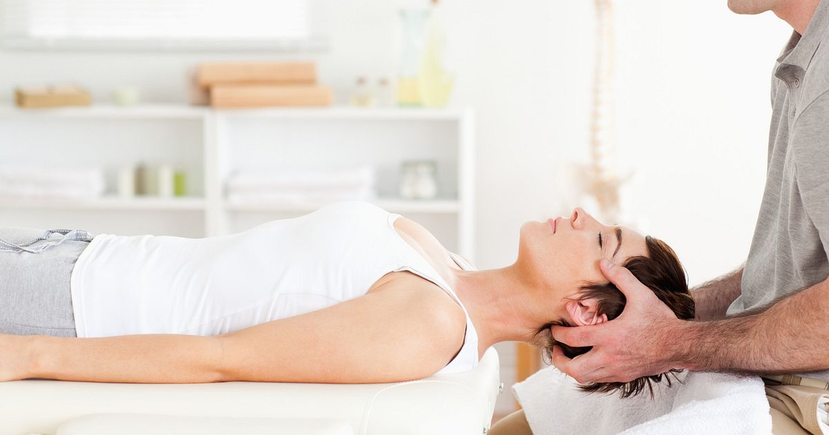 chiropractor-cervical-manipulation